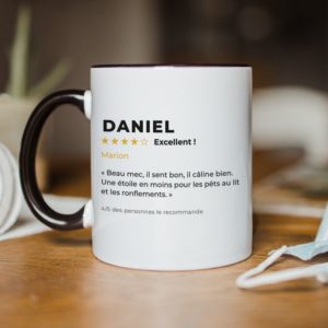 Mug avec texte personnalisé au design avis client avec des étoiles