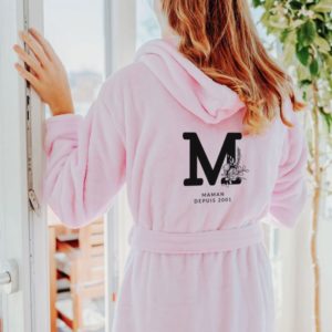 peignoir personnalisé avec le monogramme M dans le dos