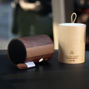 2 Enceintes Bluetooth Gingko Drum Light en bois clair et en bois foncé
