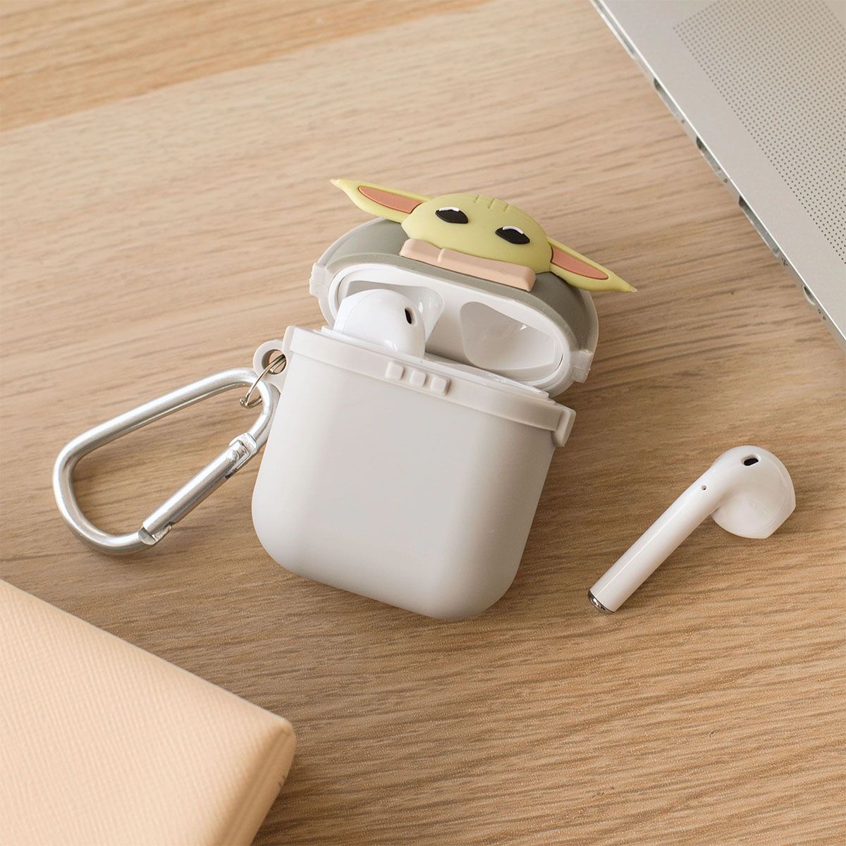 Boîtiers de charge AirPods The Mandalorian et Bébé Yoda