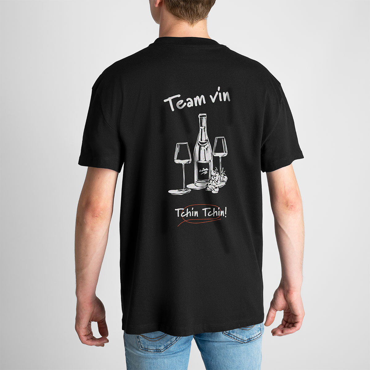 T-shirt personnalisé avec dessin boisson et texte