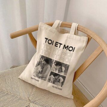 Tote bag personnalisé avec photos et texte en noir et blanc