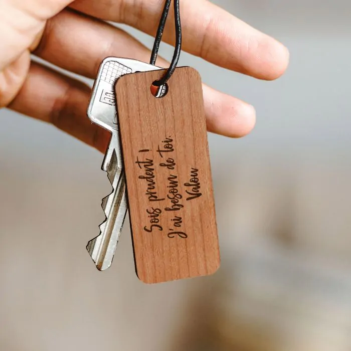 Porte clés personnalisé en bois avec photo et texte - format cœur