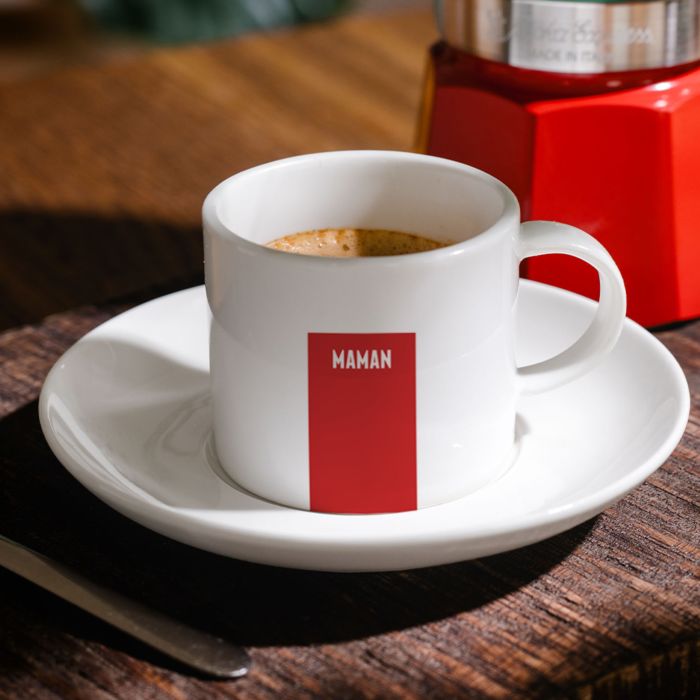 Tasse à café personnalisée avec nom et fond couleur