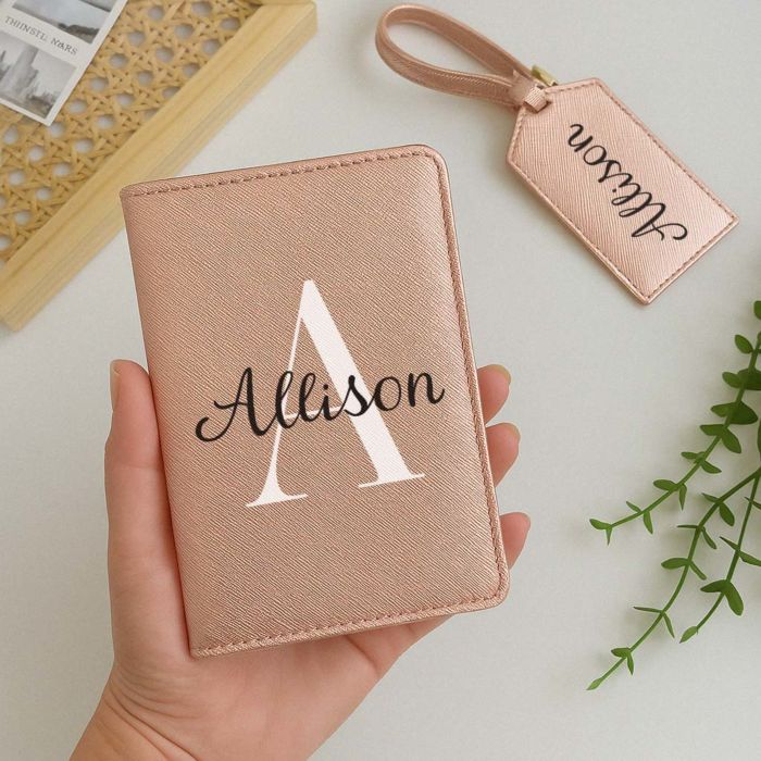 Porte-passeport et étiquette de valise personnalisés avec monogramme