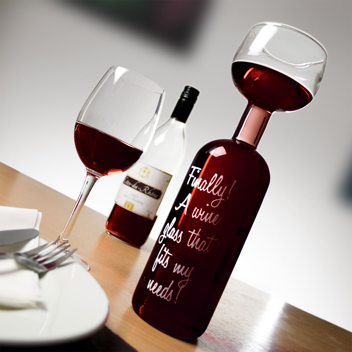 Verre de vin en forme de bouteille